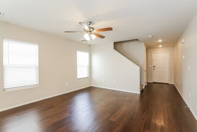 Foto del edificio - 7332 Camden Pine Ave