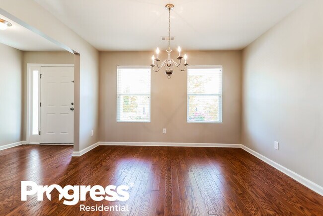 Building Photo - 40 Baltusrol Way SE