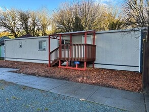 Building Photo - 7545 S Dillard Ave