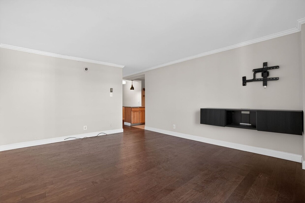 All-Inclusive Waterfront Living at Riverside Condo | $1 Month FREE Rent! - All-Inclusive Waterfront Living at Riverside Condo | $1 Month FREE Rent!