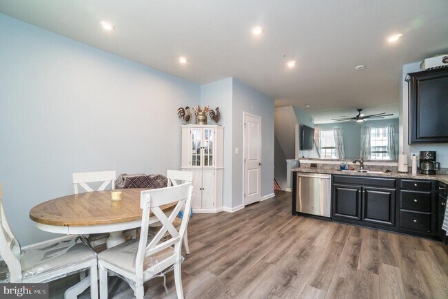 Foto del edificio - 720 River Crest Way