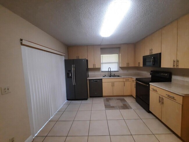 Foto del edificio - 1440 N Lawnwood Cir