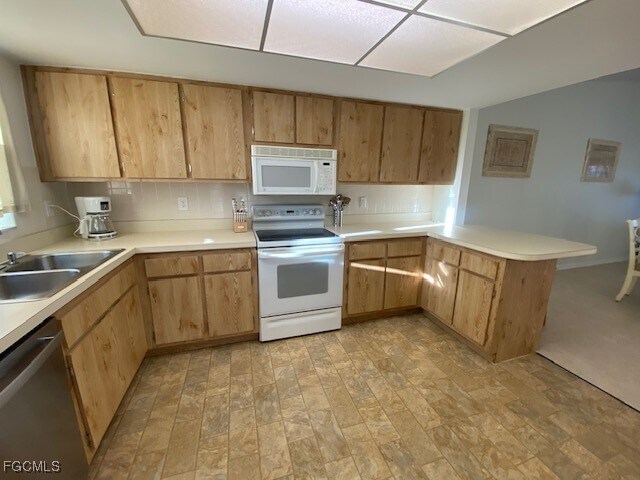 Foto del edificio - 15390 Moonraker Ct