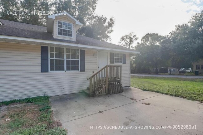 Photo - 124 30th 1/2 St-A Apartment