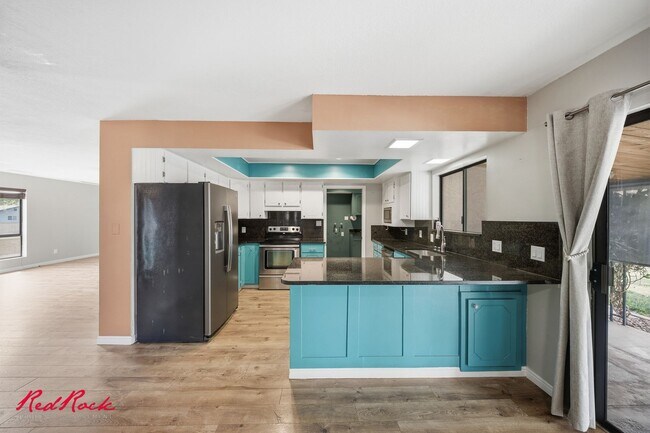 Foto del edificio - Lovely 4 Bedroom Home in Santa Clara