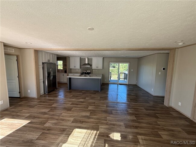 Foto del edificio - 5469 W Grovepark Rd