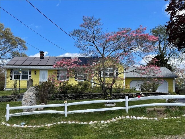 Foto del edificio - 54 Durfee Rd