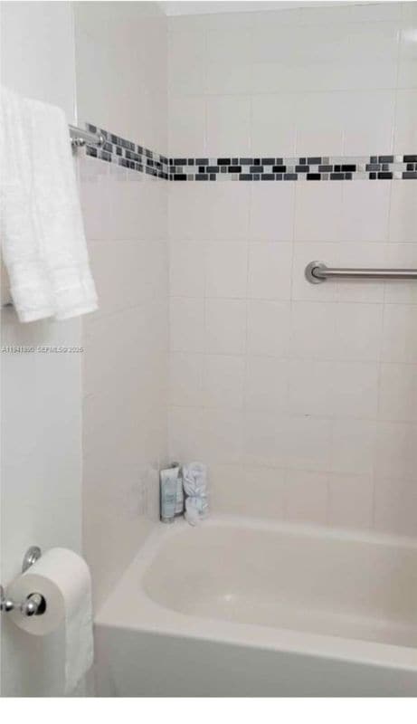 Building Photo - 2228 Polk St