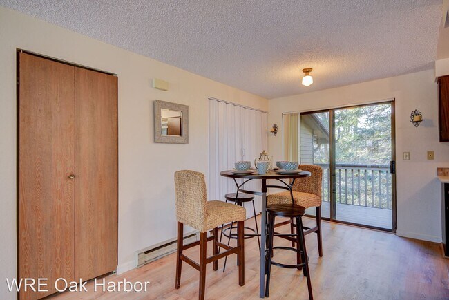 Building Photo - 1 br, 1 bath House - 1101 SW Harrier Cir #202