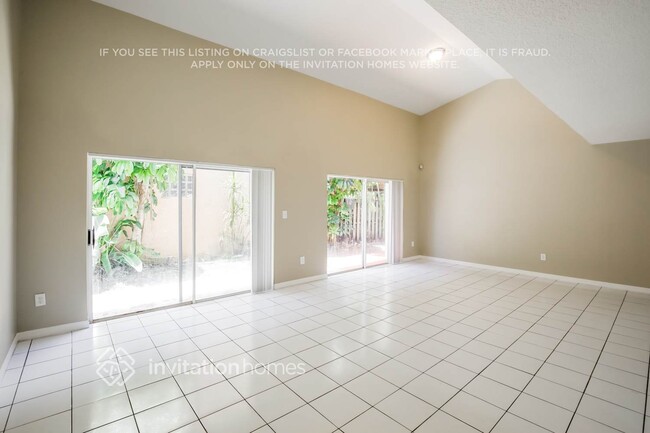 Foto del edificio - 8301 NW 194th Terrace