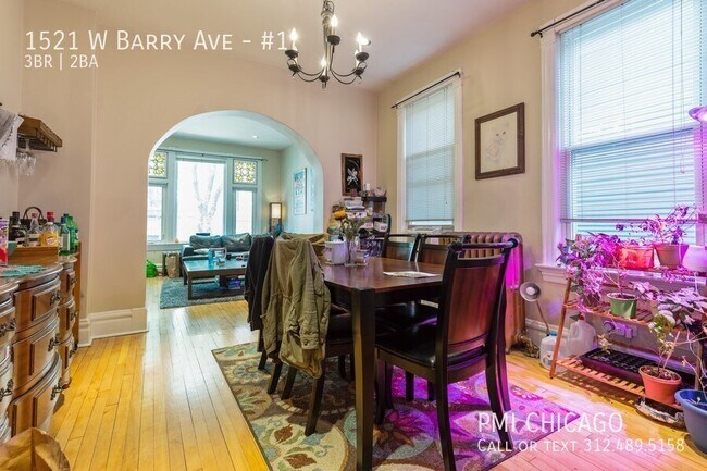 Foto del edificio - 1521 W Barry Ave