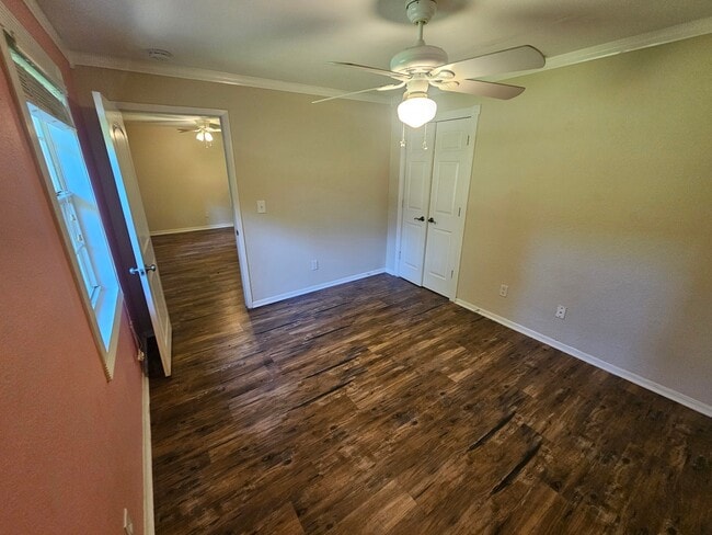 Building Photo - 470 Forest Ave