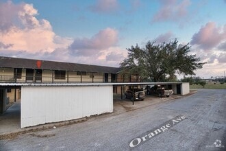 Building Photo - 1600 S Bridge Ave