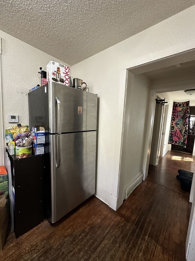 Foto del edificio - Whole House: 4 Bed 1 Bath close to UWEC! A...
