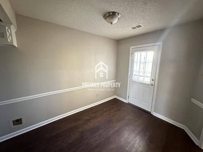 Building Photo - 4396 Forest Valley Cove