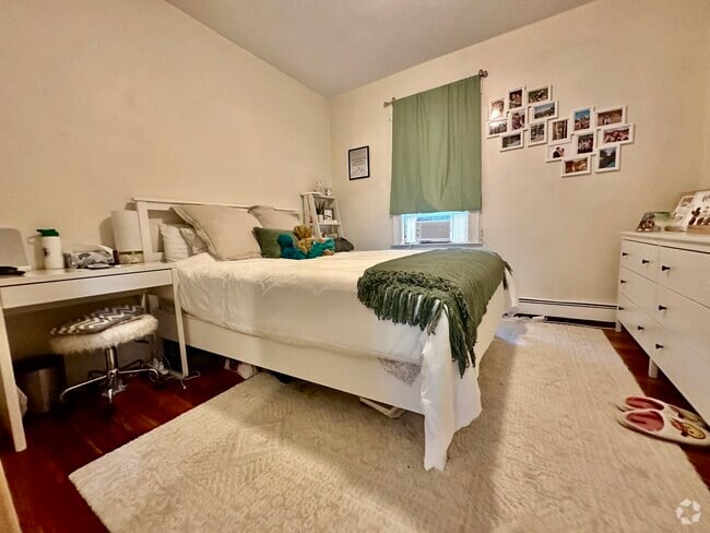 Building Photo - 12-14 Marcella St. Unit 2
