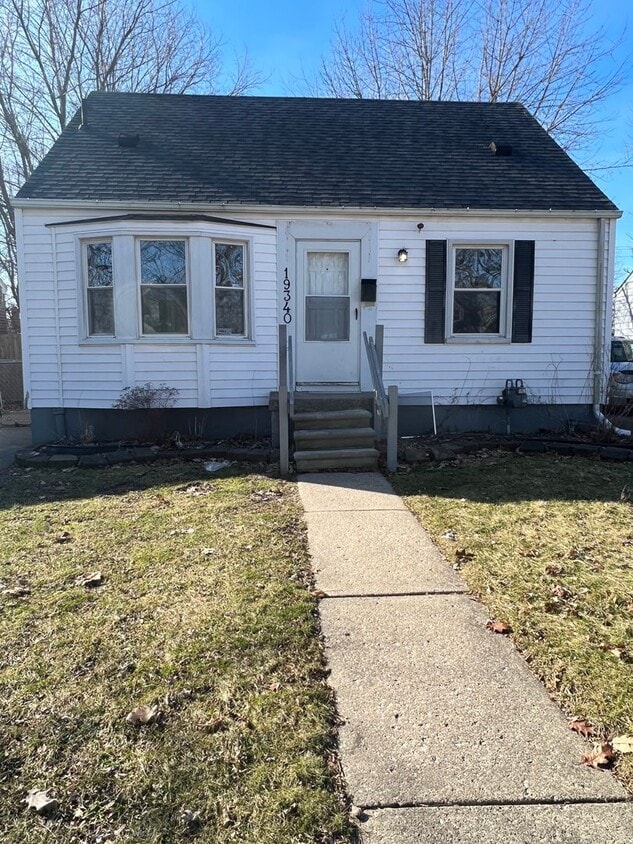 19340 Elkhart St, Harper Woods, MI 48225 House Rental in Harper Woods