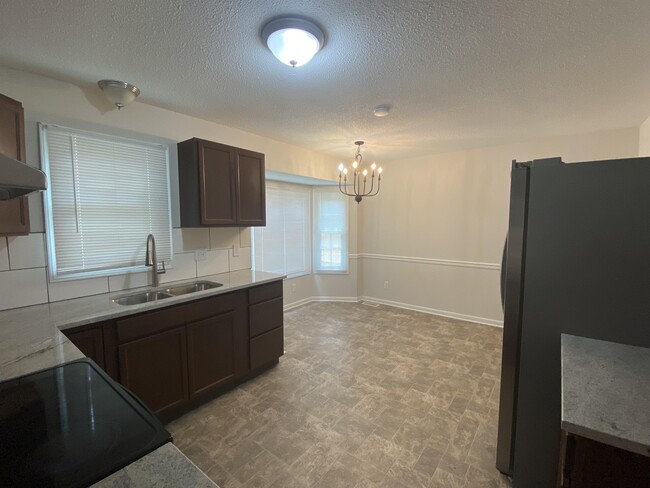 Foto del edificio - 6799 Longparrish Ct