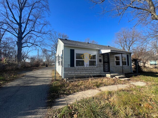 Photo - Updated 2 Bedroom 1 Bathroom near Forest M... House