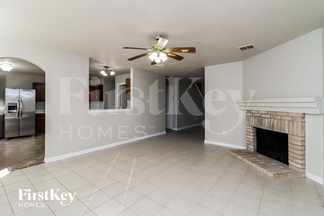 Building Photo - 3913 Fox Run Dr