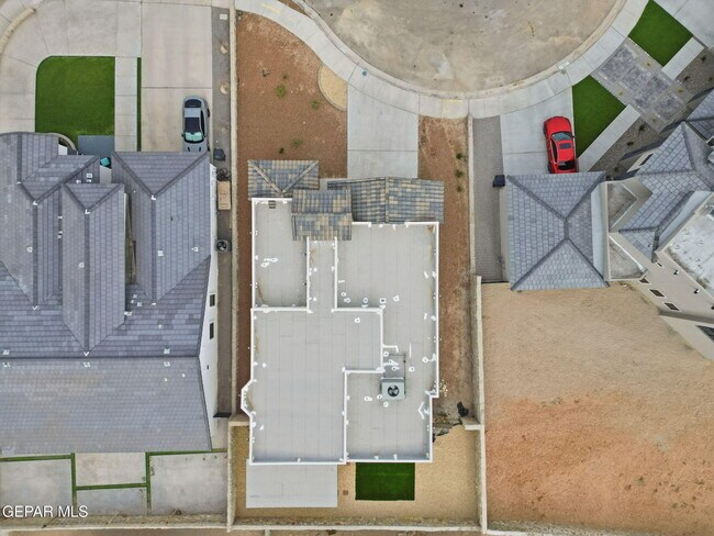 Foto del edificio - 219 Emerald Brass