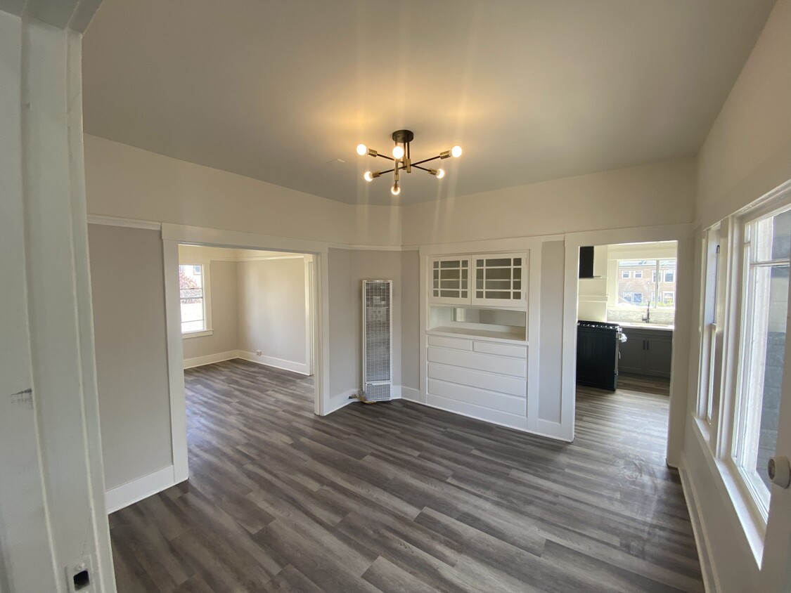 Dining Room - 323 E 15th St