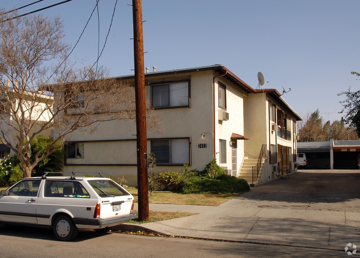 Building Photo - 7412 Canby Ave