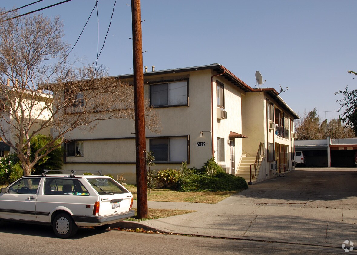 Foto del edificio - 7412 Canby Ave