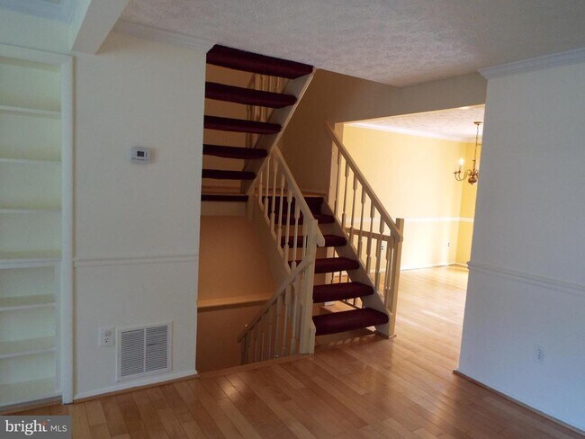 Building Photo - 3656 Woodhaven Ct