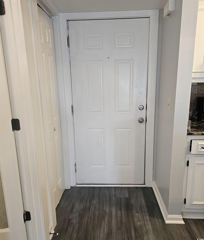 Building Photo - 4710 Cobblestone Dr