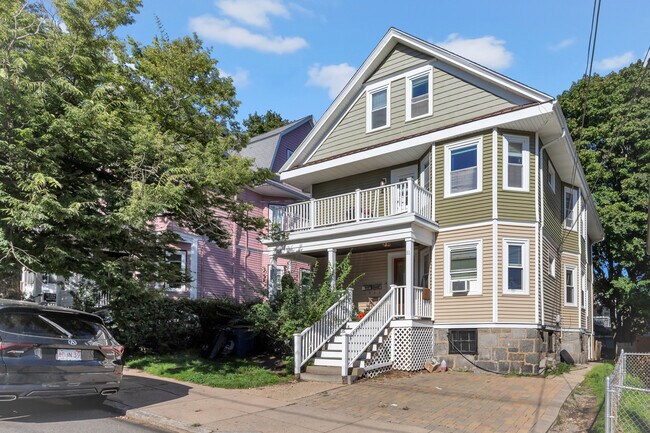 Building Photo - 31 Champney St