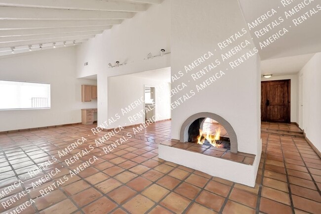 Building Photo - 2076 E Alameda Dr