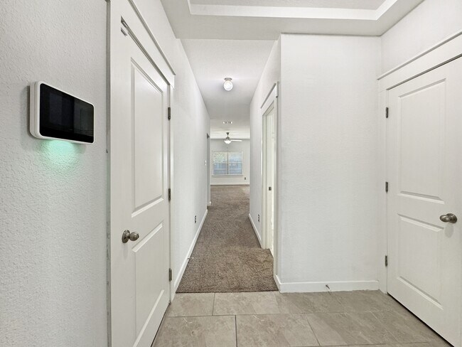 Foto del edificio - 13806 Quiet Fox Ln