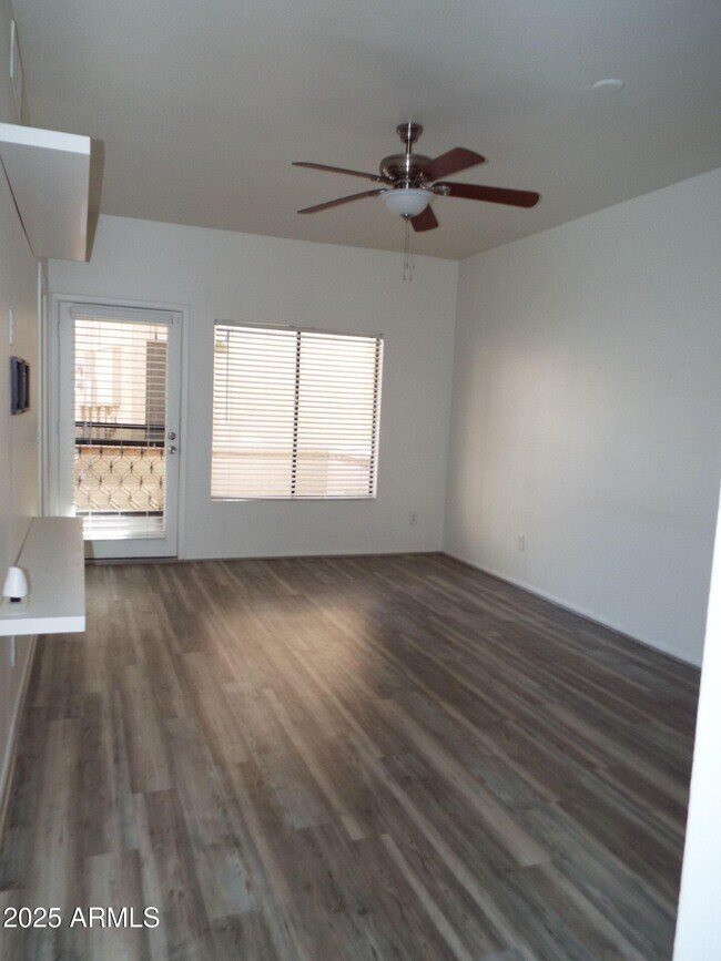 Foto del edificio - 11666 N 28th Dr