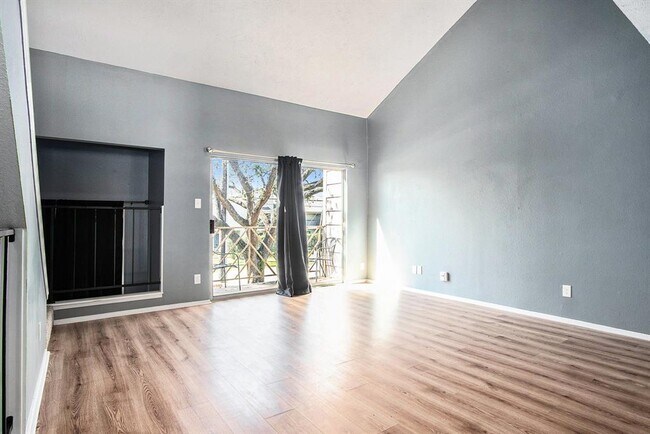 Foto del edificio - 5864 Langfield Rd