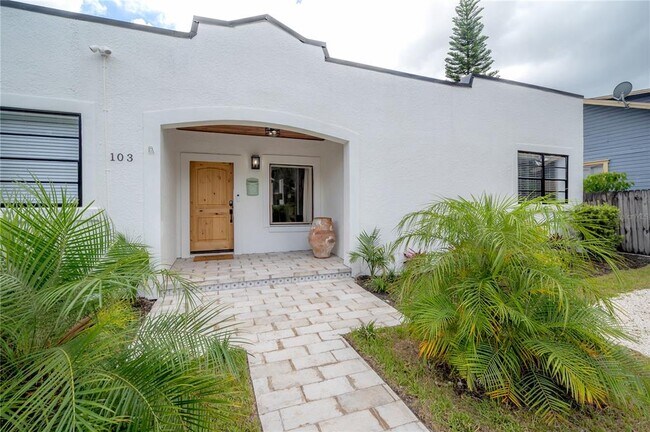 Foto del edificio - 103 E Lambright St