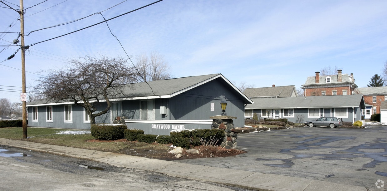 Building Photo - Graywood Manor