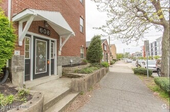 Building Photo - 608 E Spring St