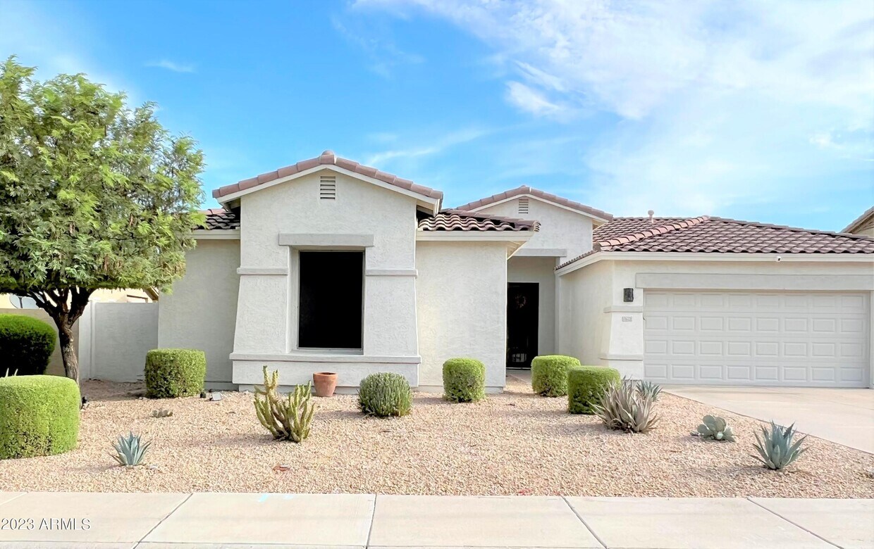 Foto principal - 18622 W Western Star Blvd