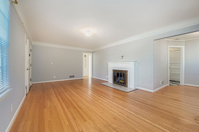 Building Photo - 5610 NE 36th Ave