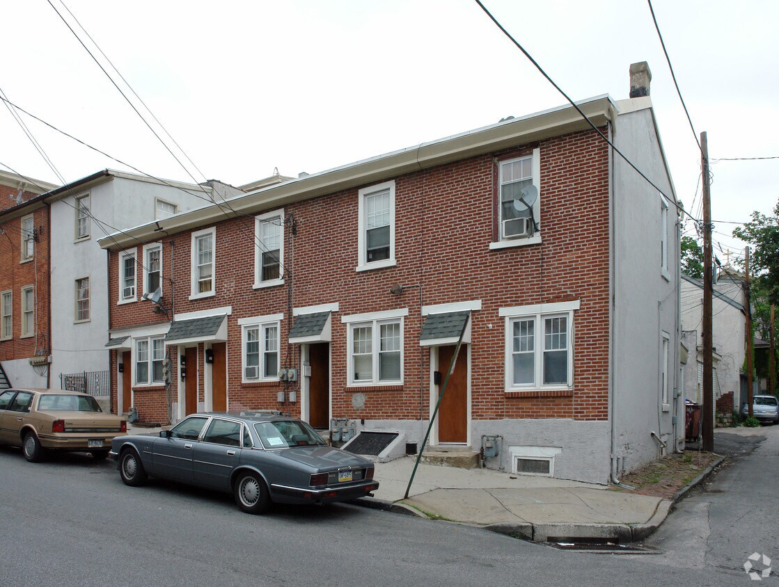 Primary Photo - 109-117 E Marshall St
