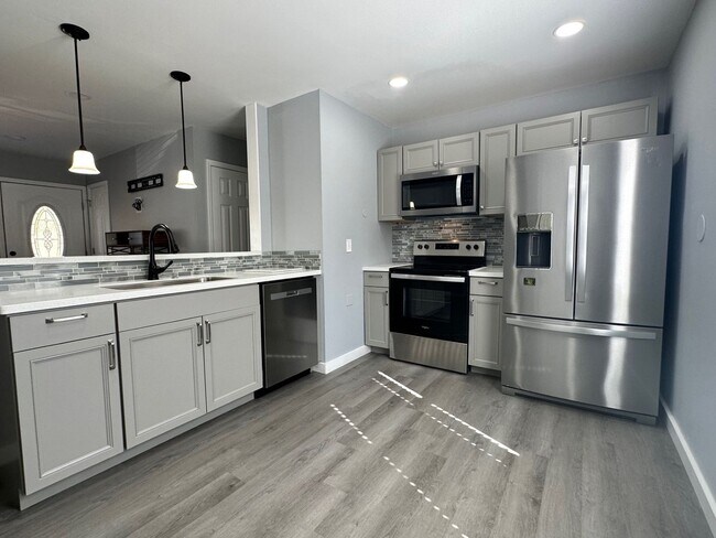 Building Photo - In Greer completely Renovated 3 bedroom - ...