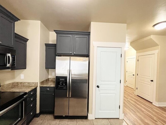 Building Photo - 1576 Venetian Way