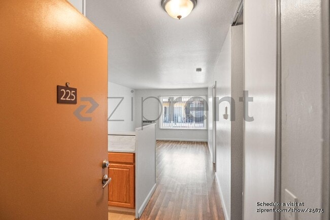 Building Photo - 100 Village Dr