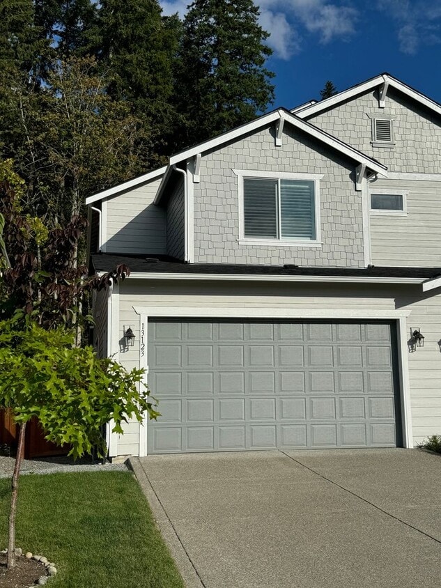 Foto principal - 3 Bedroom Townhome in Tehaleh- Bonney Lake