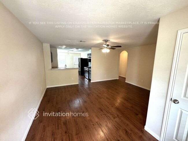 Foto del edificio - 18746 Dennington Dr