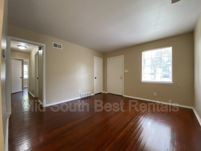 Building Photo - 3813 Townsend Ave