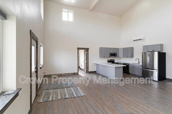 Foto del edificio - 2401 Lower Valley Rd