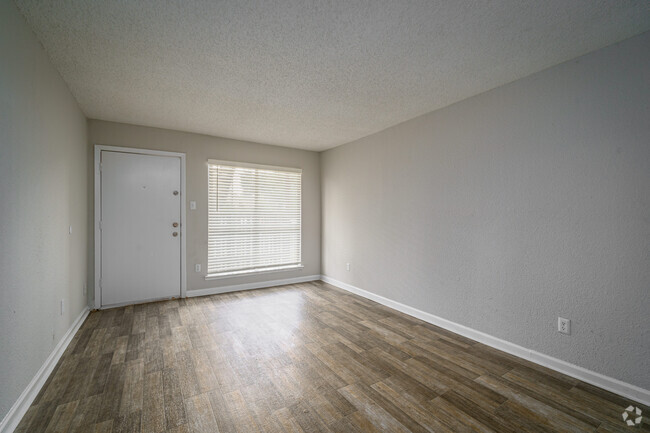 1BR, 1BA - 673SF - Woodlake Meadows