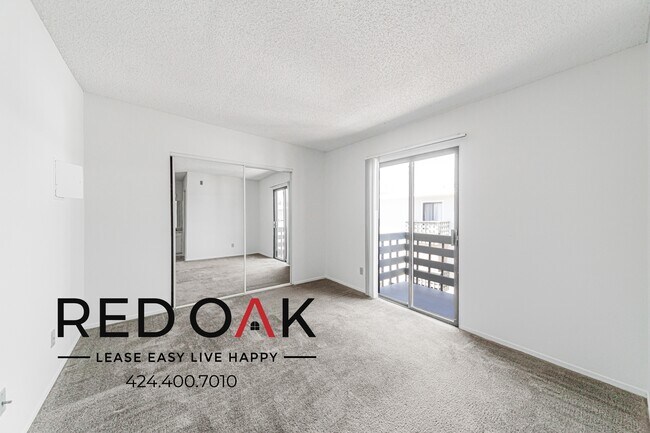 Building Photo - 17821 Halstead St-44